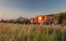 Ostsee Baumhaushotel in der Natur mit Sauna und Whirlpool